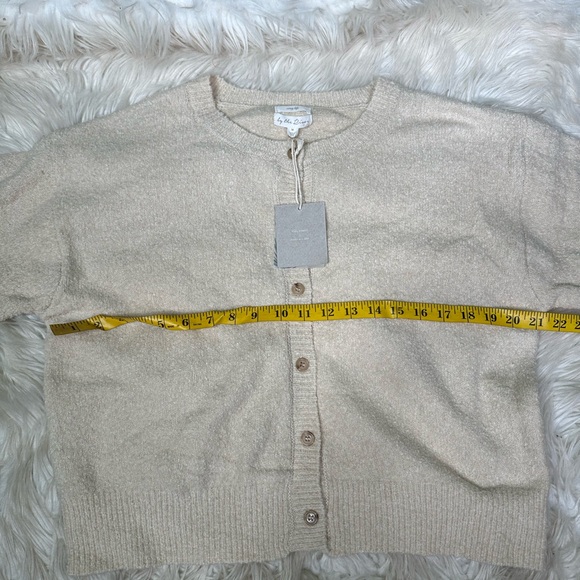 Nwt  cozy Women's Cream button down long sleeve cardigan - Picture 10 of 11
